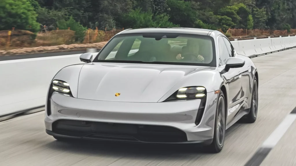 Porsche Taycan การเรียกคืนที่เกี่ยวข้อง