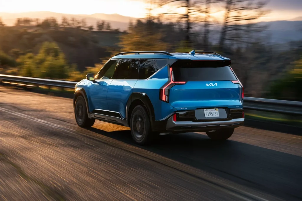 Kia ชะลอการผลิต EV9 ความท้าทายในการผลิตและเครดิตภาษี