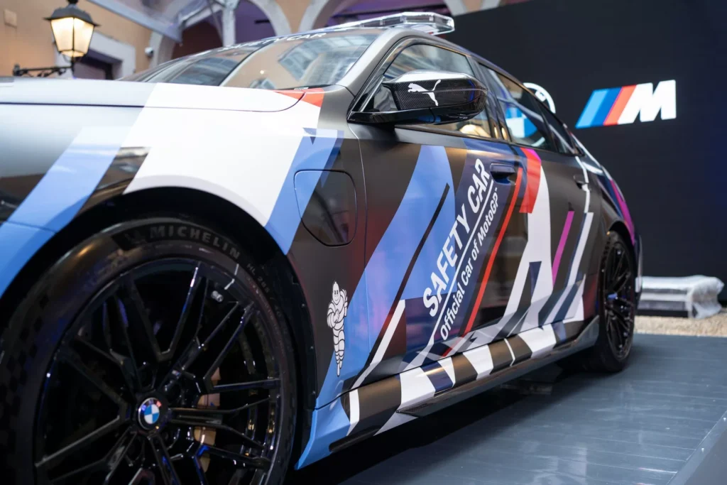 M5 MotoGP ประวัติของ BMW ในฐานะผู้จัดหารถเซฟตี้คาร์