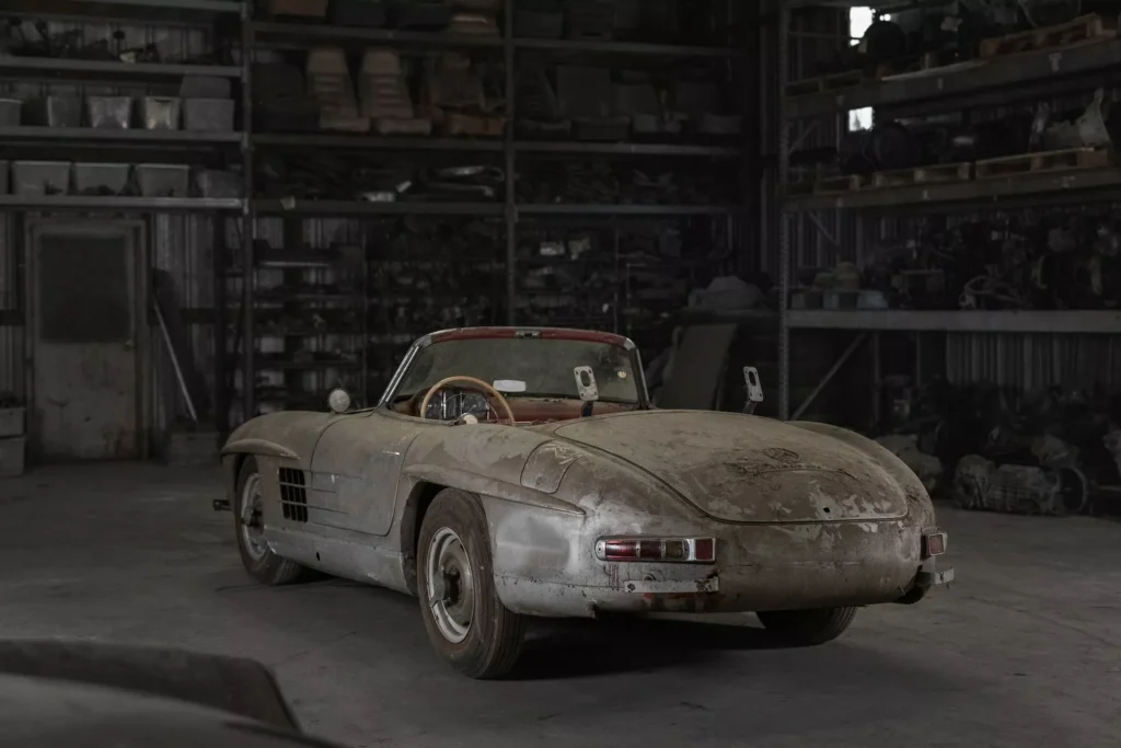 Mercedes 300 SL Roadster สุดคลาสสิก คาดการณ์มูลค่ากว่า 1 ล้านดอลลาร์