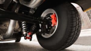 McLaren Orange บน Plymouth Barracuda ช่วงล่างของตัวรถ