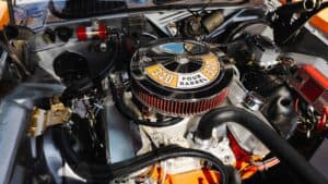 McLaren Orange บน Plymouth Barracuda เครื่องยนต์