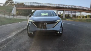 Nissan Ariya 2024 หน้ารถ
