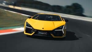 Lamborghini Revuelto 2024 ด้านหน้าตัวรถ