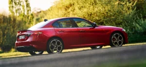 Alfa Romeo Giulia Edizione Carbonio ข้าวตัวรถ