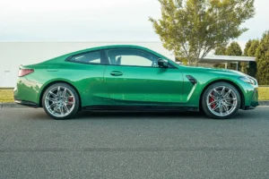 BMW M4 Competition 2025 ด้านข้างของตัวรถ