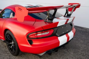 Dodge Viper ACR Extreme ด้านหลังรถ