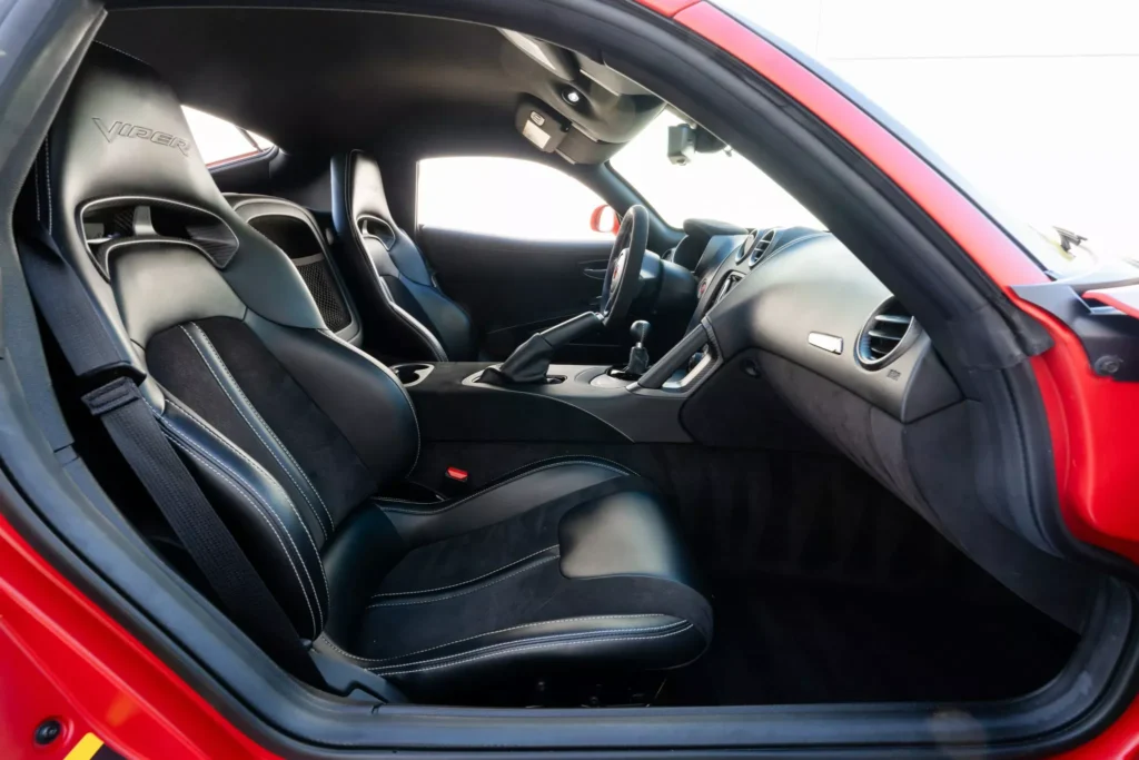 Dodge Viper ACR Extreme และ Corvette ZR1 การเปรียบเทียบระหว่างสองรุ่น