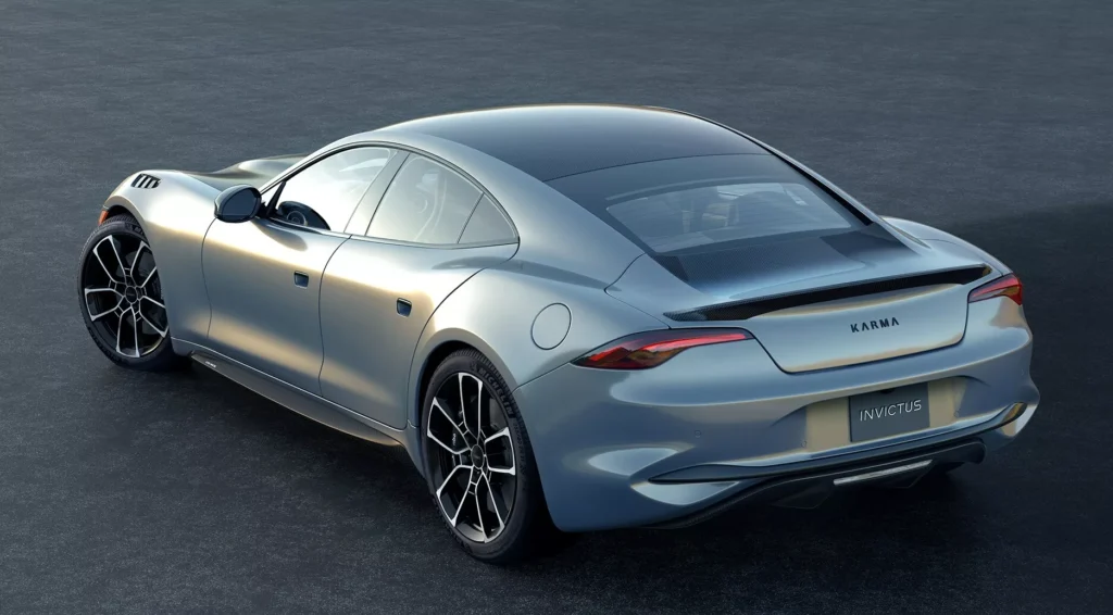 Karma Automotive ได้เปิดตัว Karma Invictus ซึ่งเป็นรถสปอร์ตที่นำแนวคิดของ Revero มาพัฒนาใหม่