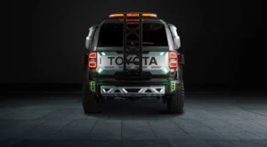 Toyota Land Cruiser Concept ด้านหลังของรถ