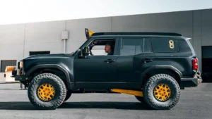 Toyota Land Cruiser ด้านข้างตัวรถ