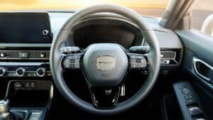 Dodge Challenger ปลอม: Honda Civic พวงมาลัย