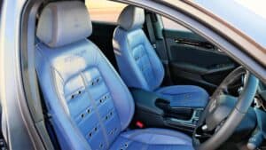 Dodge Challenger ปลอม: Honda Civic เบาะรถ