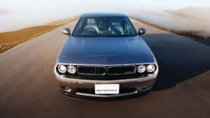 Dodge Challenger ปลอม: Honda Civic ด้านหน้าของตัวรถ